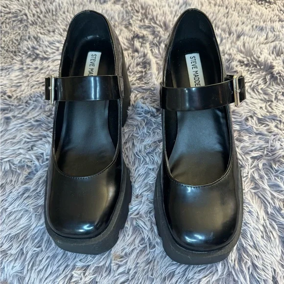 Steve Madden Glossy Black Platform Shoes - Picture 2 of 3
